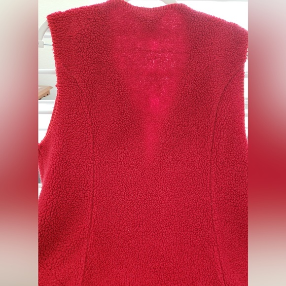 Aqua Sheen Vibrant Red Sleeveless Knit Vest - Picture 4 of 4
